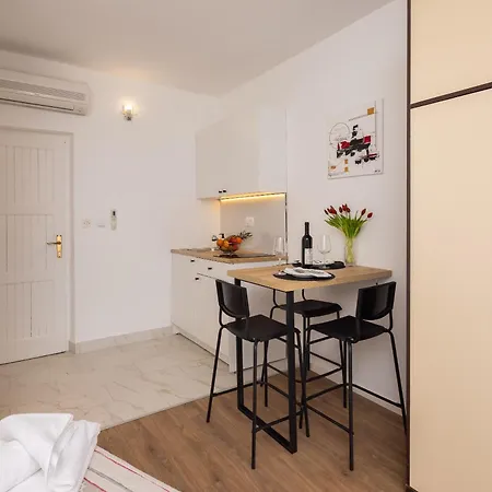 Апартаменты Caleta Seaview - Pool & Jacuzzi Локва-Рогозница