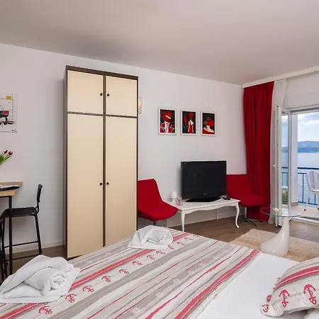 Апартаменты Caleta Seaview - Pool & Jacuzzi
