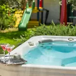 Apartman Caleta Seaview - Pool & Jacuzzi