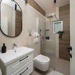 Apartman Caleta Seaview - Pool & Jacuzzi