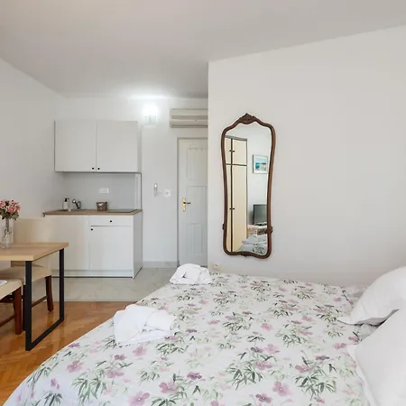 Caleta Seaview - Pool & Jacuzzi Apartment
