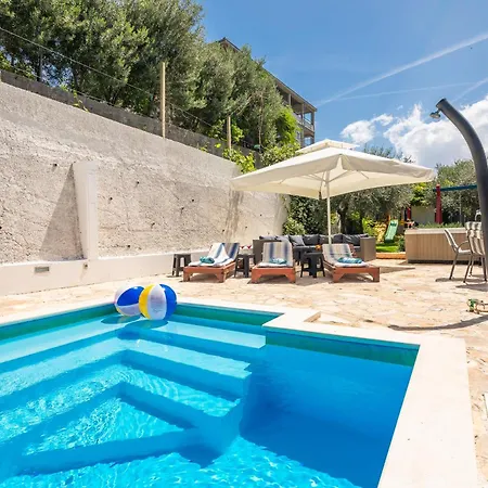 Caleta Seaview - Pool & Jacuzzi Apartment
